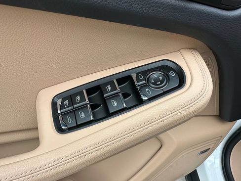 Used 2026 Porsche Macan S AWD/4WD image 22
