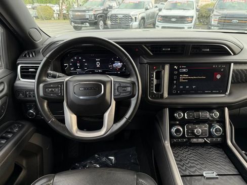 Used 2023 GMC Yukon Denali AWD/4WD image 16