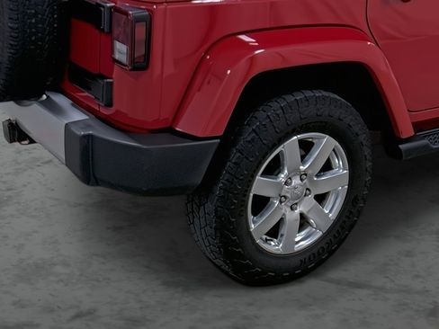 Used 2014 Jeep Wrangler Unlimited Sahara w/ Max Tow Package image 12