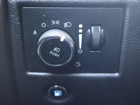 Used 2019 Jeep Grand Cherokee Limited AWD/4WD image 29