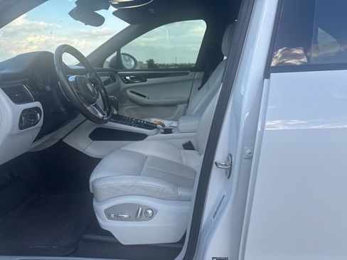 Used 2018 Porsche Macan image 10
