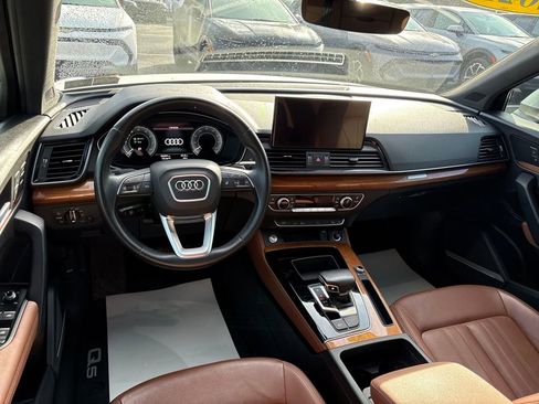 Used 2021 Audi Q5 e Premium Plus w/ Premium Plus Package image 21