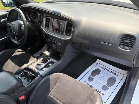 Used 2022 Dodge Charger R/T w/ Plus Group RWD image 31