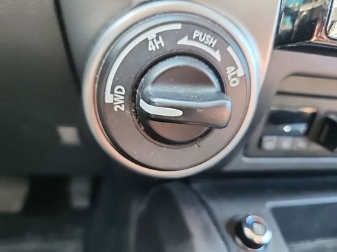 Used 2019 Nissan Titan Platinum Reserve AWD/4WD image 24
