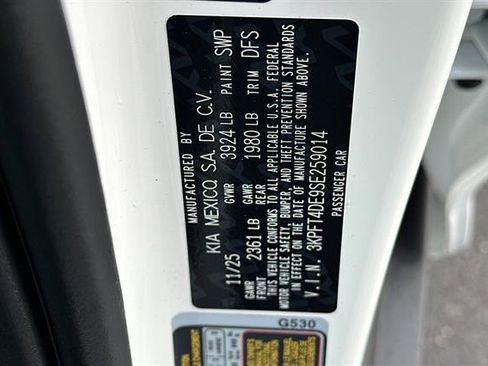 New 2025 Kia K4 LX image 32