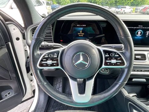 Used 2022 Mercedes-Benz GLS 450 4MATIC image 11