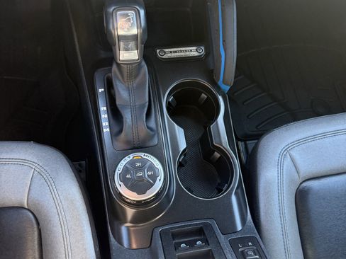 Used 2022 Ford Bronco Black Diamond image 29