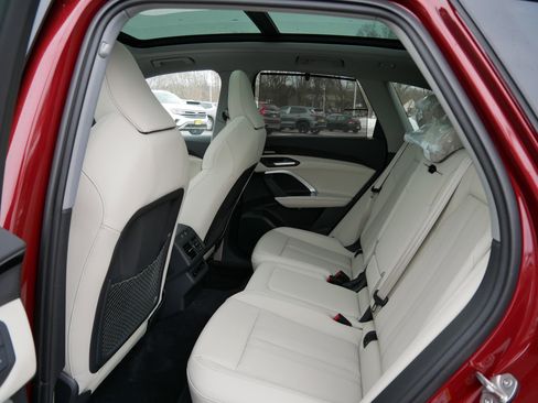 New 2025 Audi Q5 Prestige image 6