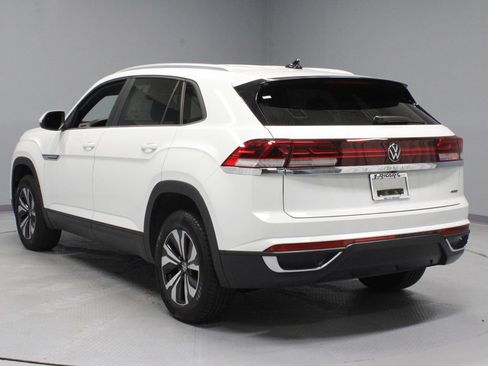Used 2024 Volkswagen Atlas Cross Sport SE AWD/4WD image 9