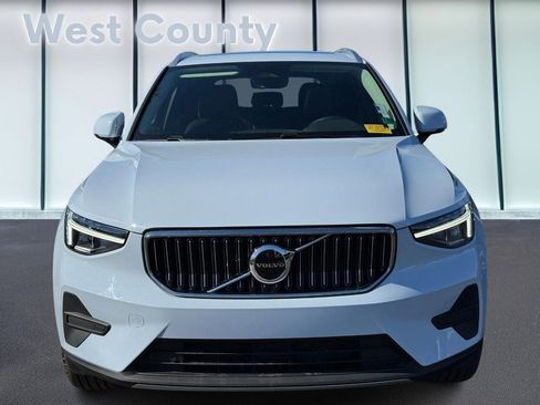 Certified 2025 Volvo XC40 B5 Core image 10