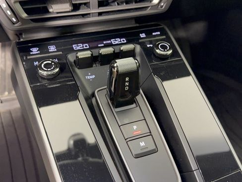 Certified 2024 Porsche 911 Carrera 4 AWD/4WD image 21