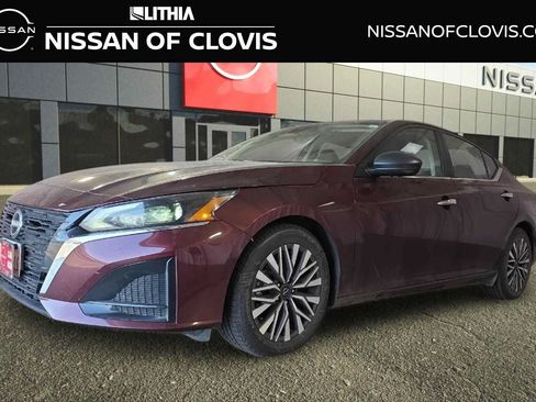 Used 2025 Nissan Altima 2.5 SV FWD image 1