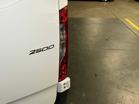 Used 2025 Mercedes-Benz Sprinter 2500 image 16