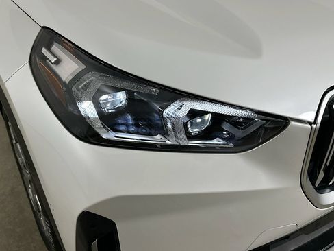 Used 2025 BMW X1 xDrive28i AWD/4WD image 9