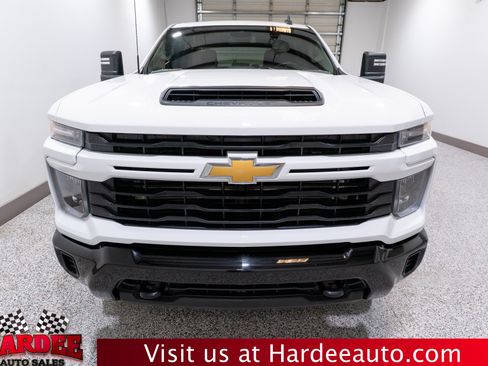 Used 2024 Chevrolet Silverado 2500 Custom w/ Custom Value Package AWD/4WD image 7