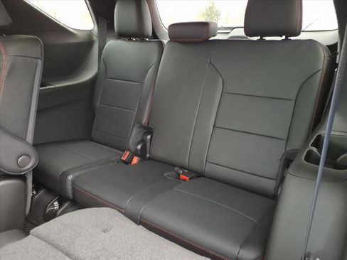 New 2026 Chevrolet Traverse RS w/ LPO, Floor Liner Package FWD image 5