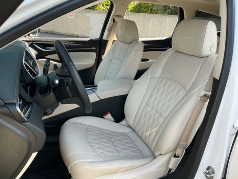 Used 2023 Buick Enclave Avenir w/ Avenir Technology Package image 18