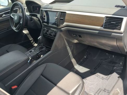 Certified 2023 Volkswagen Atlas SE w/ Panoramic Sunroof Package FWD image 13