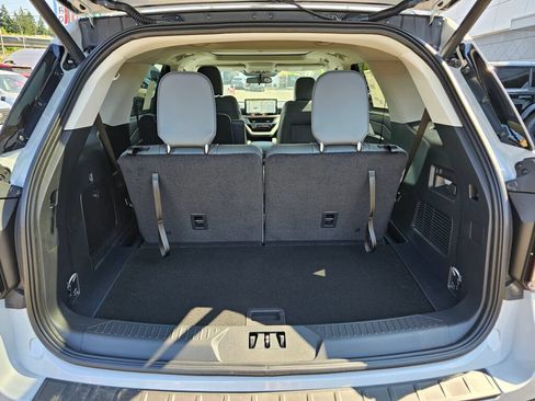 New 2026 Ford Explorer Active w/ Active Comfort Package AWD/4WD image 10