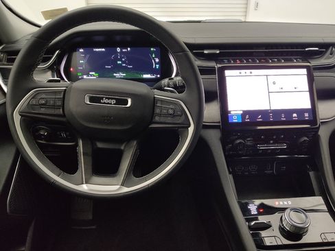 Used 2022 Jeep Grand Cherokee Limited 4xe w/ Luxury Tech Group II AWD/4WD image 22