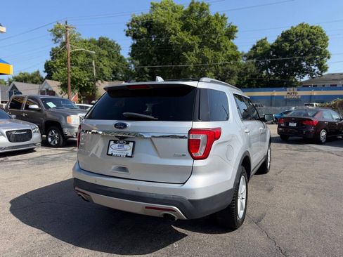 Used 2016 Ford Explorer XLT w/ Equipment Group 202A AWD/4WD image 8