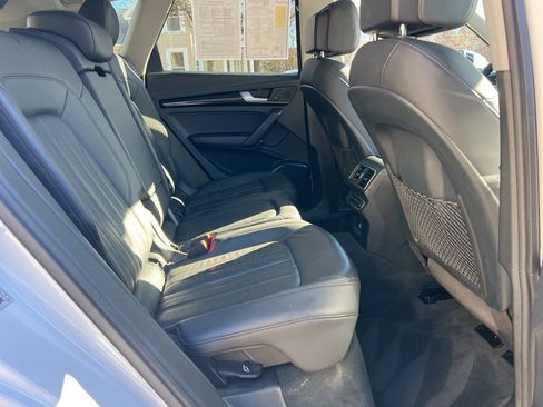 Used 2018 Audi Q5 2.0T Premium Plus w/ Premium Plus Package image 27