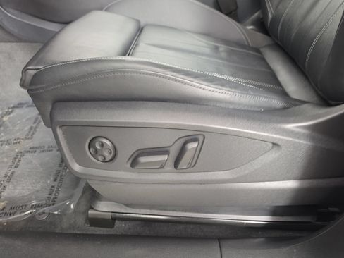 Used 2024 Audi Q5 2.0T Premium Plus w/ Premium Plus Package AWD/4WD image 17