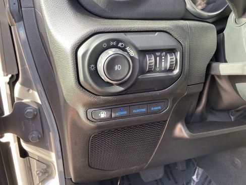 Used 2022 Jeep Wrangler Unlimited Sahara w/ Safety Group image 14