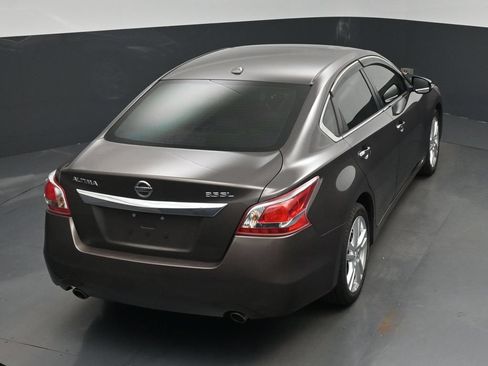 Used 2013 Nissan Altima 3.5 SL FWD image 25