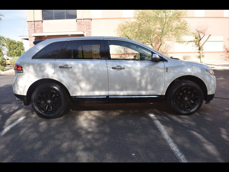 Used 2013 Lincoln MKX AWD image 1
