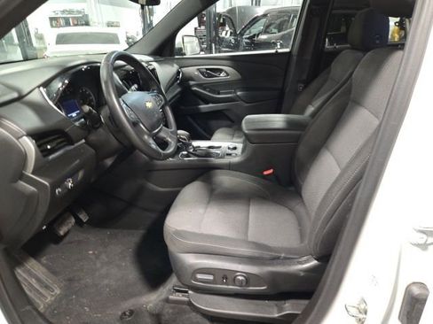 Used 2023 Chevrolet Traverse LT image 13