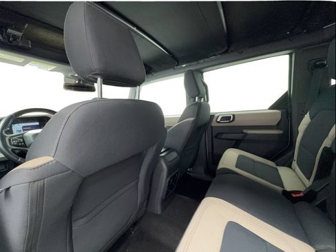 Used 2022 Ford Bronco Big Bend w/ Sasquatch Package AWD/4WD image 23