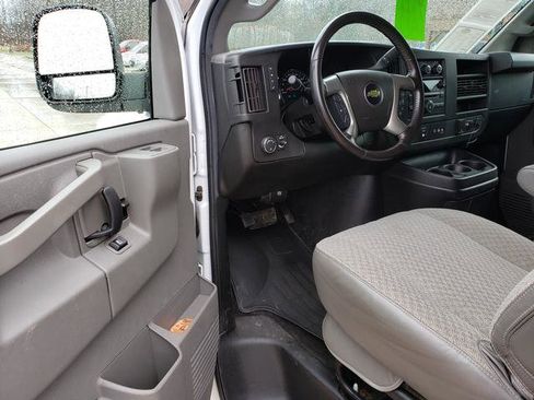 Used 2017 Chevrolet Express 3500 LT w/ LT Preferred Equipment Group image 10