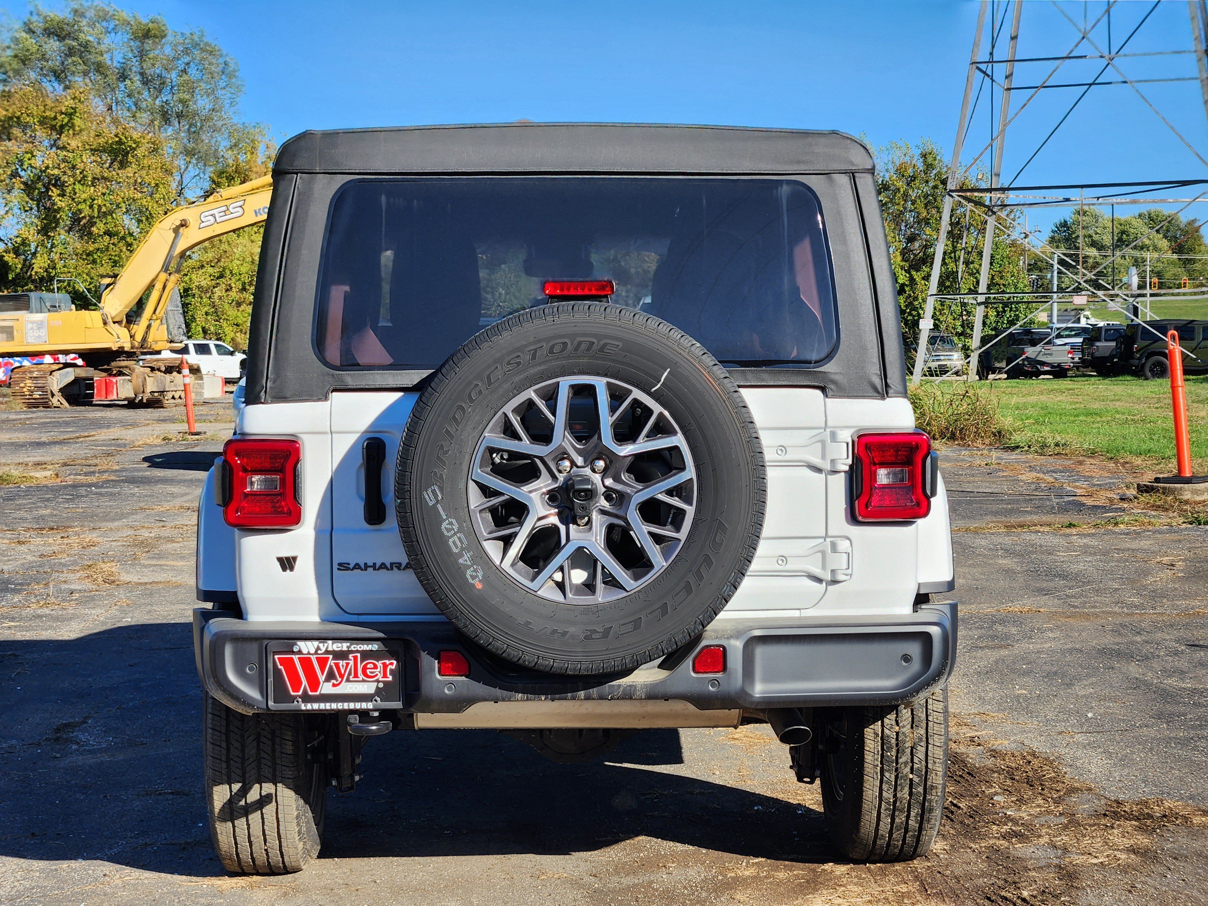 New 2025 Jeep Wrangler Unlimited Sahara AWD/4WD image 20