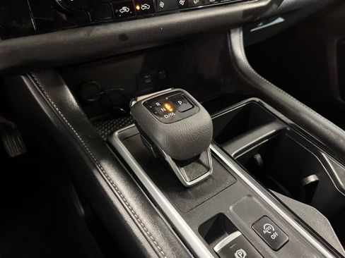 Used 2024 Nissan Pathfinder SV image 25