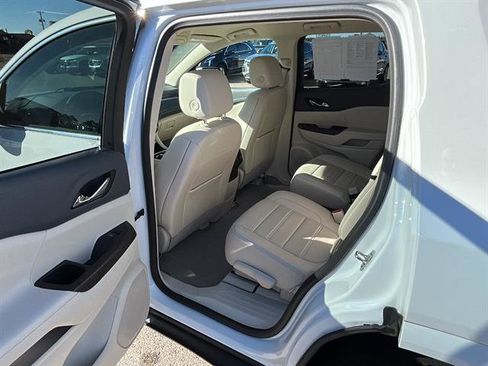 Used 2023 GMC Acadia Denali AWD/4WD image 12