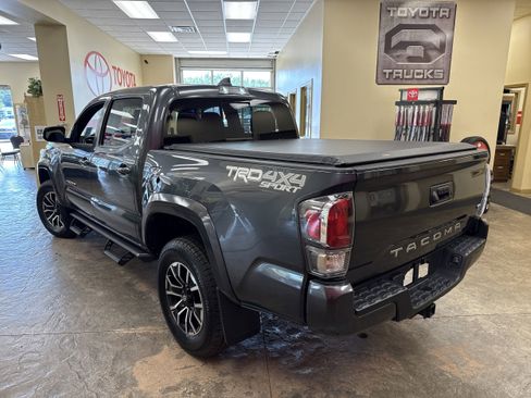 Used 2023 Toyota Tacoma TRD Sport image 9