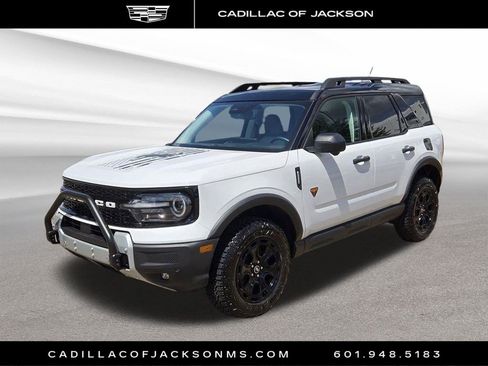 Used 2025 Ford Bronco Sport Badlands w/ Sasquatch Badlands Package AWD/4WD image 2
