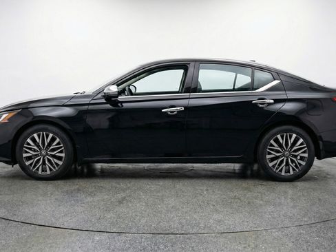 Used 2025 Nissan Altima 2.5 SV image 5