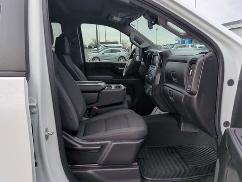 Used 2025 Chevrolet Silverado 2500 Custom w/ Custom Value Package image 26