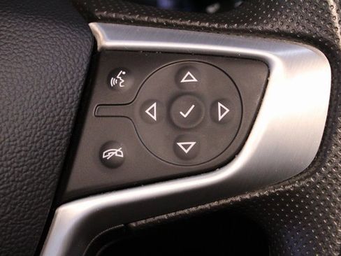 Used 2022 GMC Acadia SLE image 26