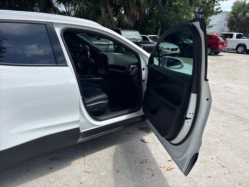 Used 2025 Chevrolet Blazer EV LT AWD/4WD image 14