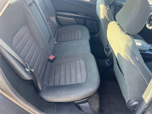 Used 2020 Ford Fusion SE FWD image 23