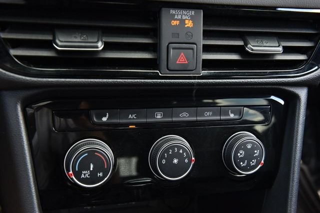 Certified 2023 Volkswagen Taos SE AWD/4WD image 14