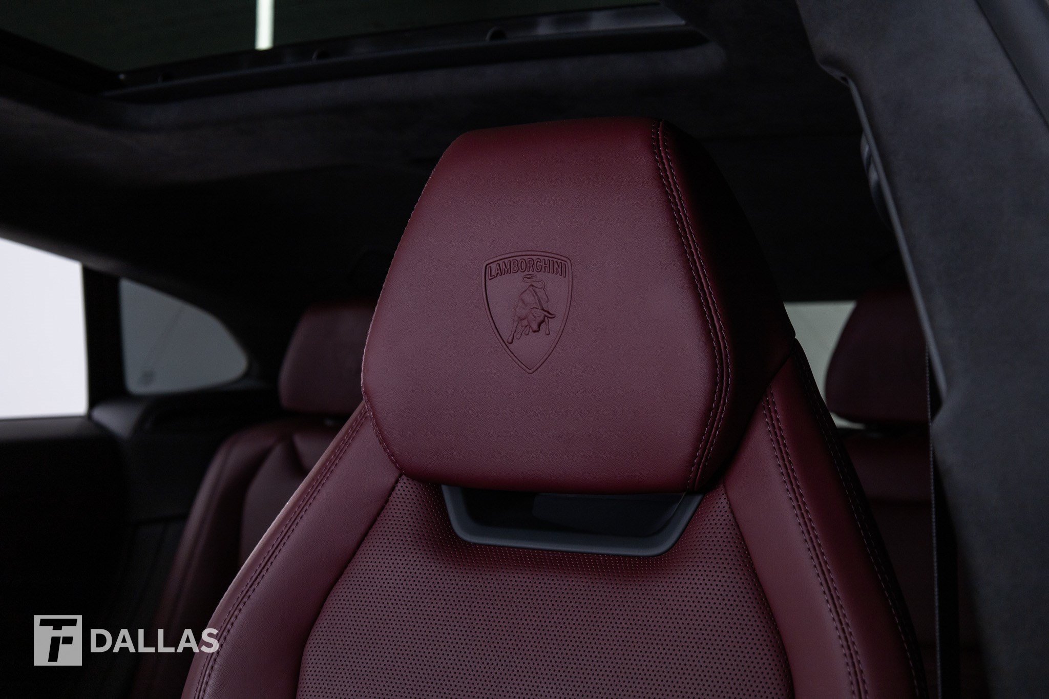 Used 2025 Lamborghini Urus SE AWD/4WD image 25