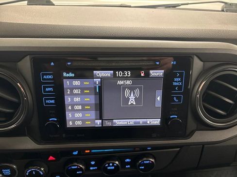 Used 2017 Toyota Tacoma TRD Sport image 35