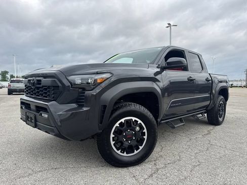 Used 2024 Toyota Tacoma TRD Off-Road AWD/4WD image 1