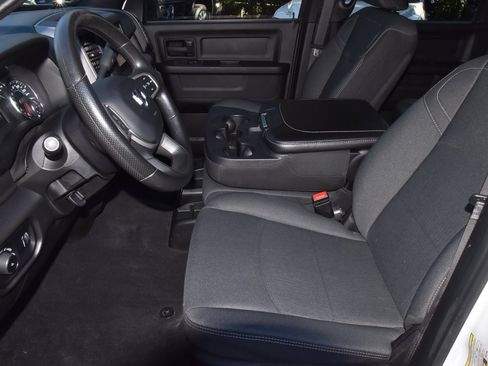 Used 2024 RAM 3500 Tradesman w/ Chrome Appearance Group image 13