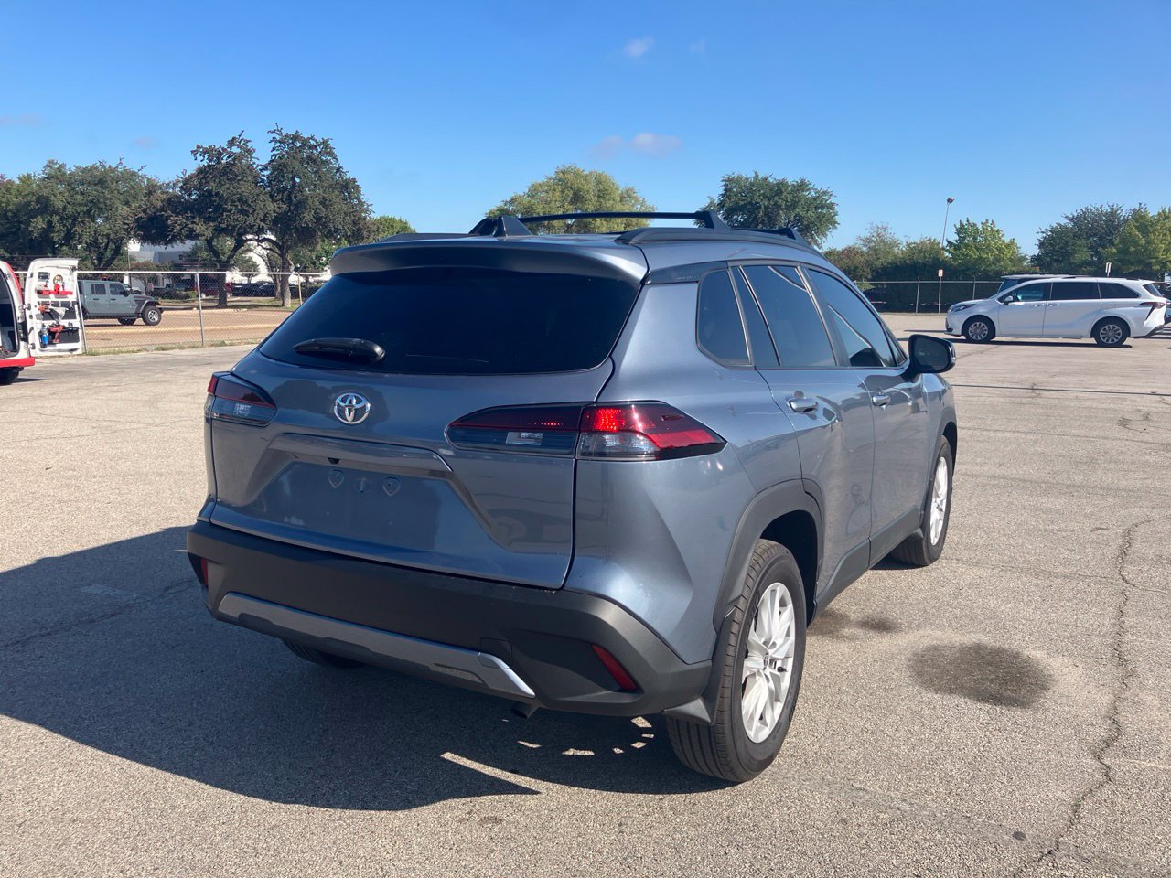 Used 2026 Toyota Corolla Cross LE FWD image 3