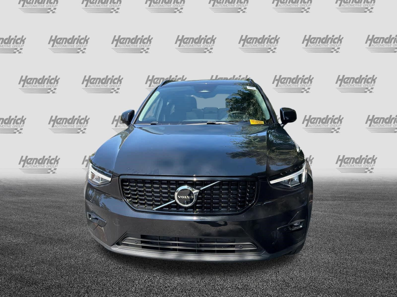 Certified 2026 Volvo XC40 B5 Plus AWD/4WD image 3